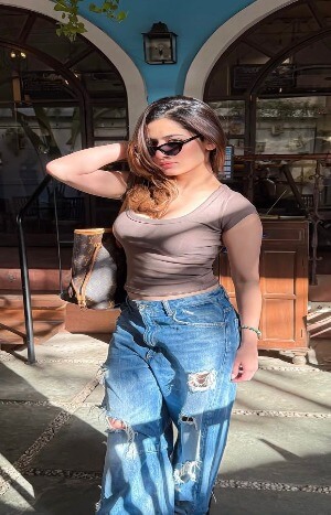 VIP call girl in Gurgaon